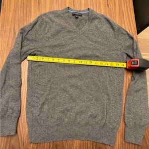 Banana Republic Cashmere Charcoal Grey V-Neck Men's Sweater